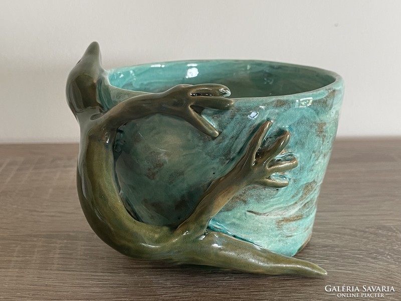 Ceramic lizard mug