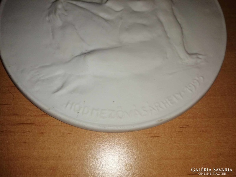 Biscuit porcelain reminiscent of ancient Rome female nude relief plaque coin Hódmezővásárhely 1995 (b)