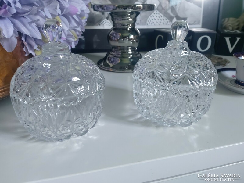 In pairs, beautiful, round, flawless crystal glass bonbonnieres