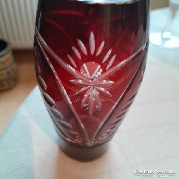 Bordó csiszolt kristály váza hibátlan 14 cm