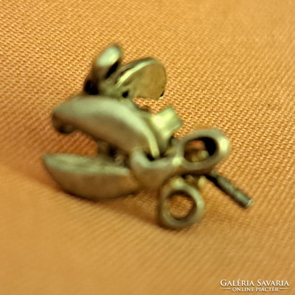 Silver crab earrings