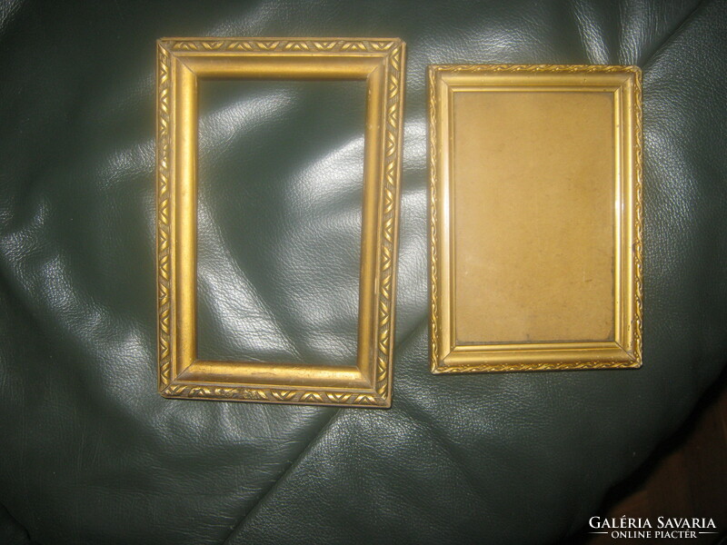 2 Picture frames