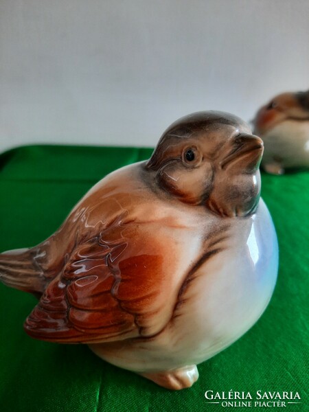 Ceramic birds, one vaporizer