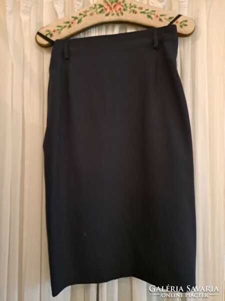 Very elegant, betty barclay, dark blue skirt in size s, for all occasions