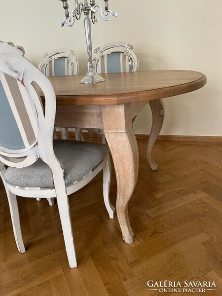 Kiváló minőségű tölgyfa étkezőasztal és 8 szék / Top quality oak wood dining table and 8 chairs