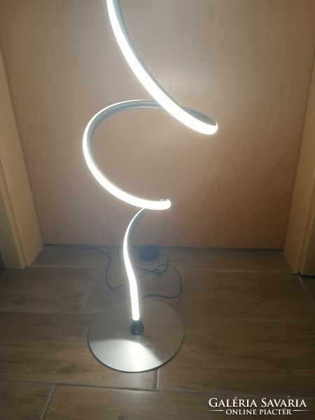 Modern design hangulat lámpa.
