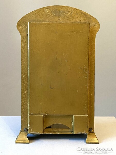 Art Nouveau metal photo photo frame decorated with a statue of a little girl