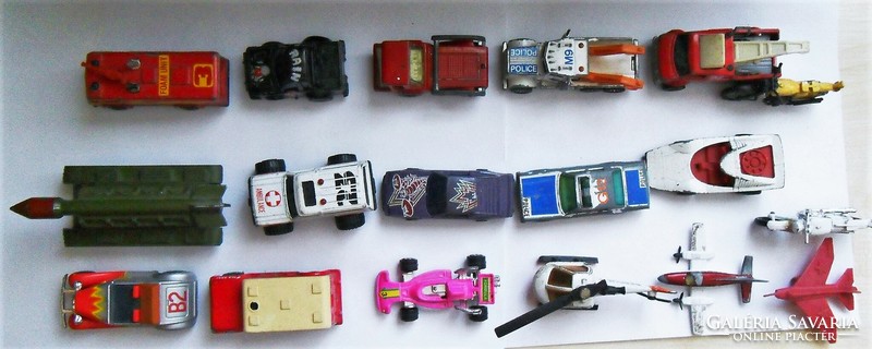 Matchboxes (9 pcs) and other metal and retro car toys (9 pcs)