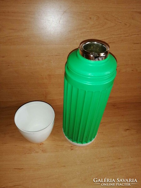 Retro zöld műanyag kávé, tea termosz (b)