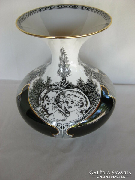 Hollóházi porcelán Jurcsák váza nagy méretű 23 cm