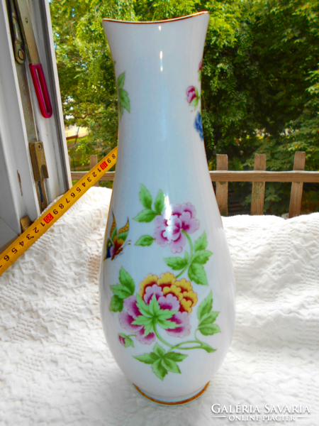 Hólloháza porcelain vase with a butterfly and hydrangea pattern. 25 cm high.
