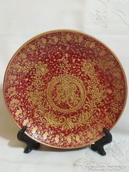 Decorative plate in its own box.