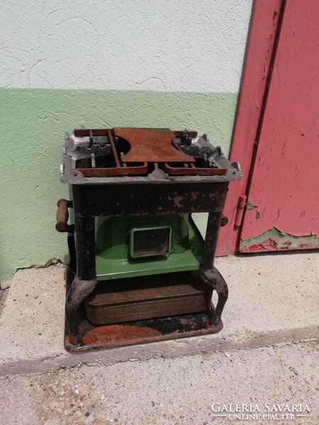 Old petrofor cooker