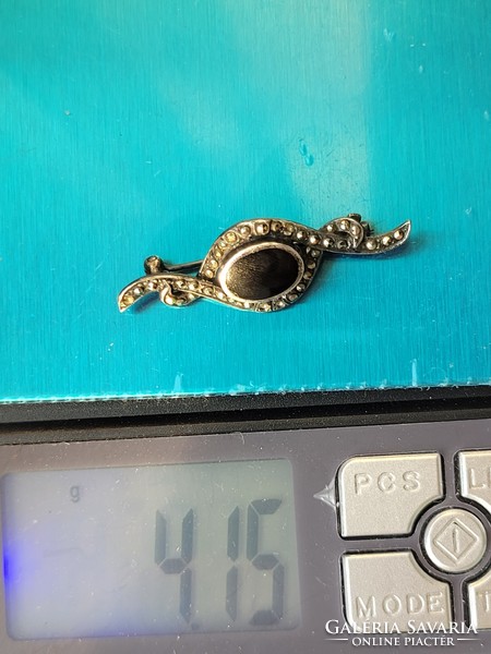 Antique silver onyx and marcasite stone brooch!