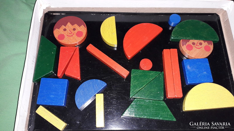 Old tofa wooden magnetic picture puzzle game with box as shown in the pictures