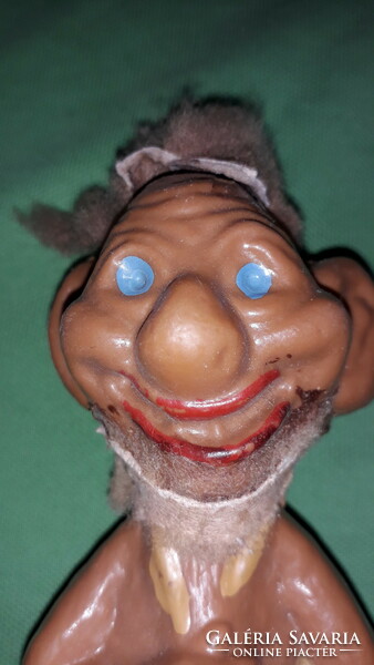 Old tobacconist target shooting 4 sticks vinyl troll toy figure rarity 13 cm as shown in the pictures