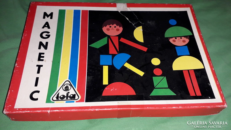 Régi TOFA fa -mágneses képkirakó játék dobozával a képek szerint