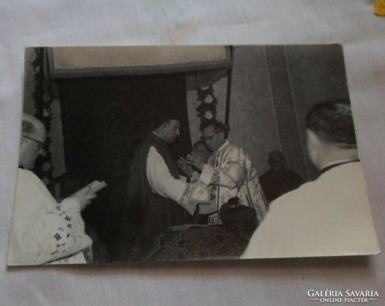 Retro photo 3.: Old church photo, trouble (priests, mass)