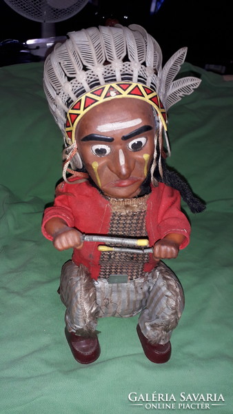 Vintage fém  lemez lemezáru és plasztik figura ülő doboló Indián Joe játék 30 cm a képek szerint