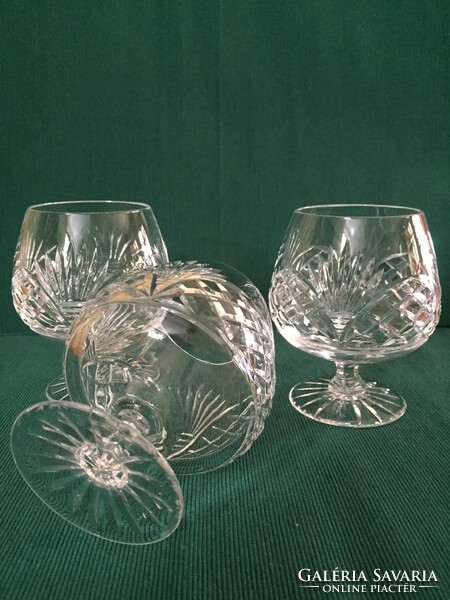 Crystal cognac glass with sole