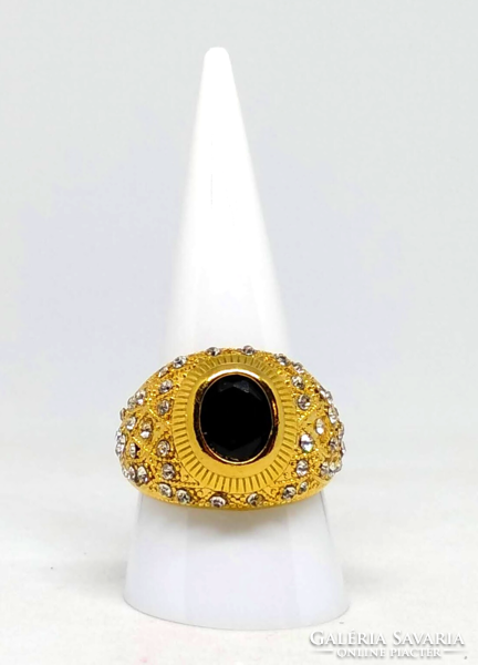 18 K-s aranyozott gyűrű fekete kővel és CZ kristályokkal (69) méret : 10/62