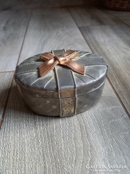 Special old silver-plated jewelry box (11x8.3x6 cm)