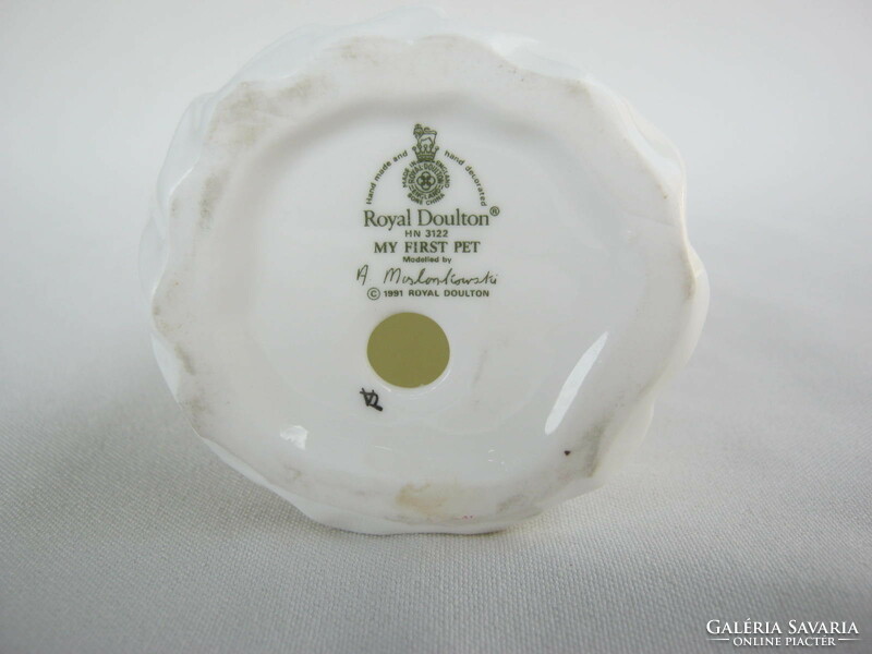 Royal Doulton porcelán lány cicával