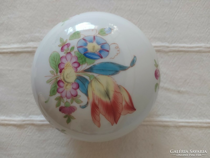 Herendi - bonbonnier, flawless, with beautiful hand-painted flower decor, 10 cm