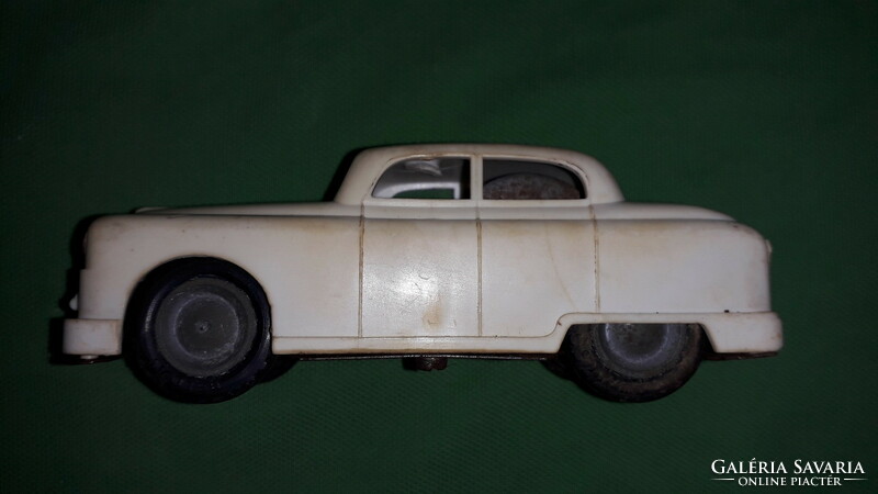 Old sheet metal factory works momentum vinyl rescue toy car according to the pictures