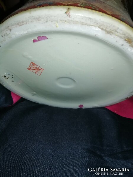 Chinese floor vase in perfect condition 2