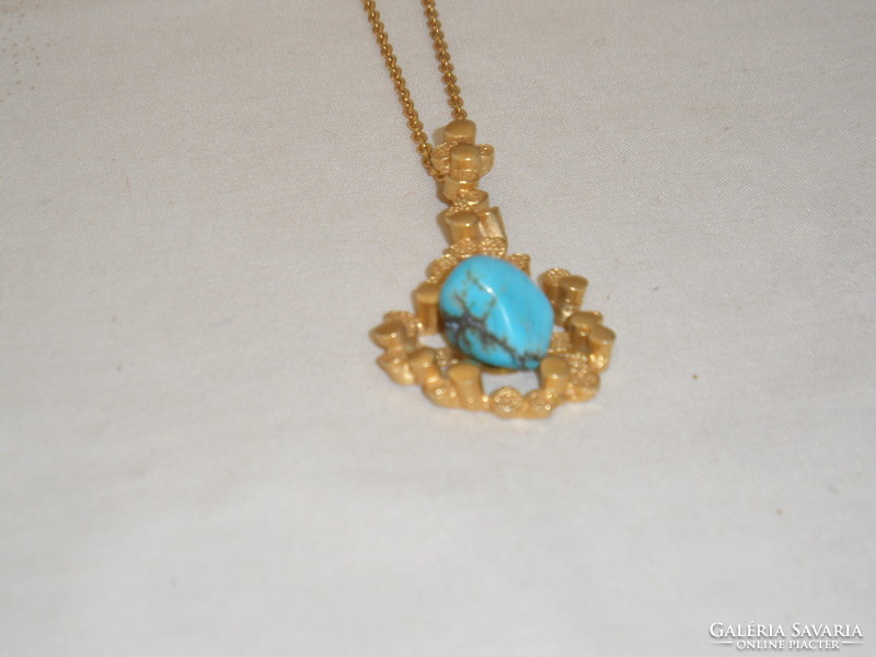 Necklace with metal-mineral pendant