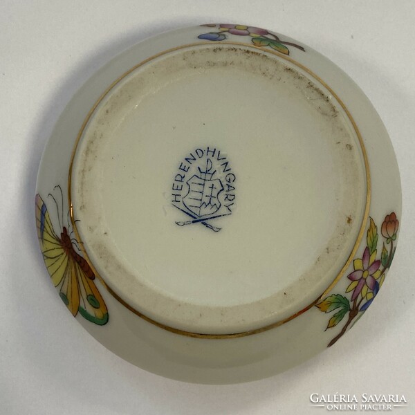 Antique porcelain bonbonier with Victoria pattern from Herend