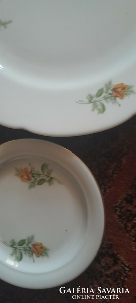 Kahla Gdr sárga rózsás tányérok