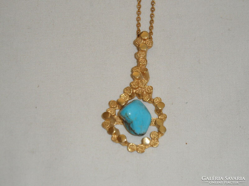 Necklace with metal-mineral pendant