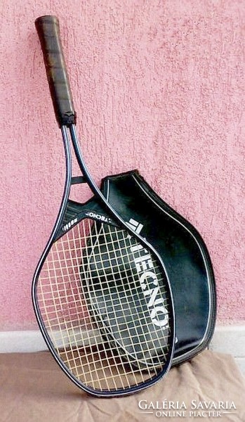 Antique techno, professional tennis racket, in usable condition, in original case, with tight strings