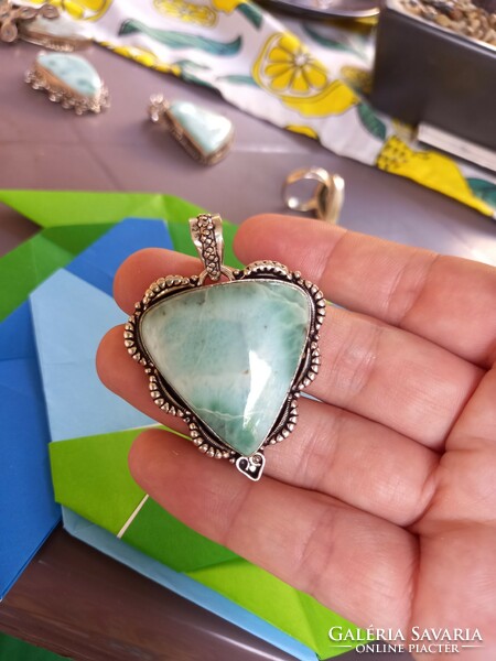 Silver pendant made of Larimár gemstone from the Dominican Republic!