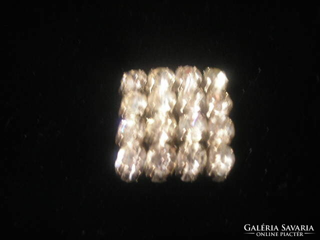 Decorative box claw socket 16 jeweled brooch pin for sale as a gift with safety fastening