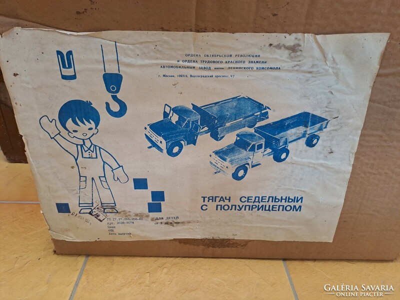 ZIL 130 szovjet lemez teherautó dobozzal és eredeti leírással