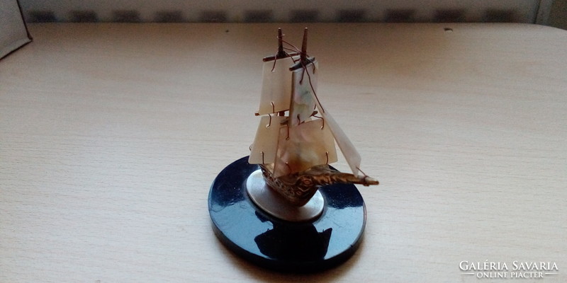 Small ship model table decoration (min. 60 years old)