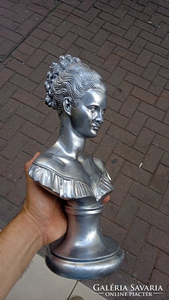 Sissi szobor fémből, korabeli, 36 cm-es magasságú ritkaság.