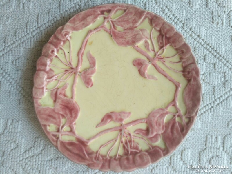 Art Nouveau wall plate, plate - maybe nail mines?