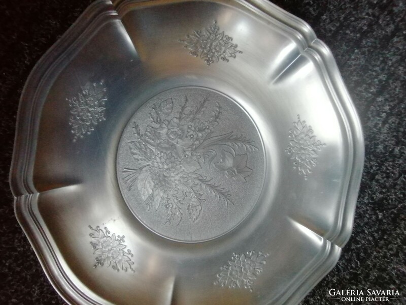 31 cm tin tray in perfect condition