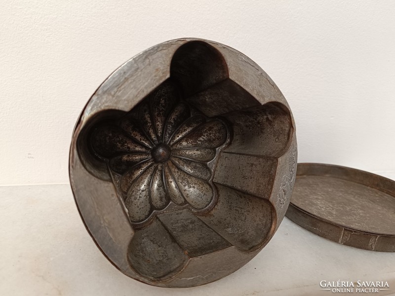 Antik konyhai eszköz patinás fém cukrász kuglóf forma 935 7617