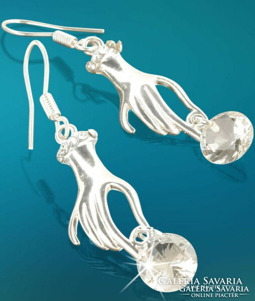 Hand earrings holding a special off-white swarovski crystal, silver color.