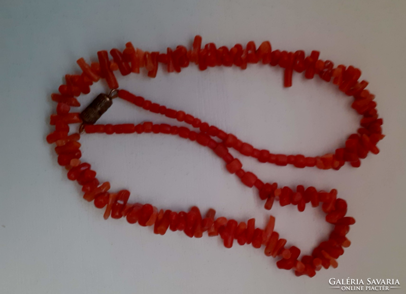 Retro necklace made of real red coral beads