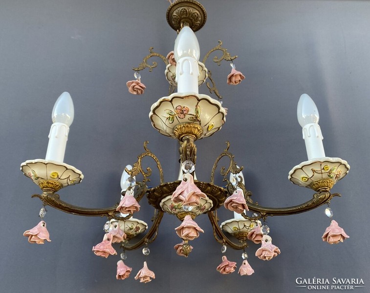 Chandelier with Venetian rose pendant.