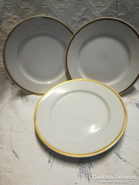Porcelain small plate /thun/