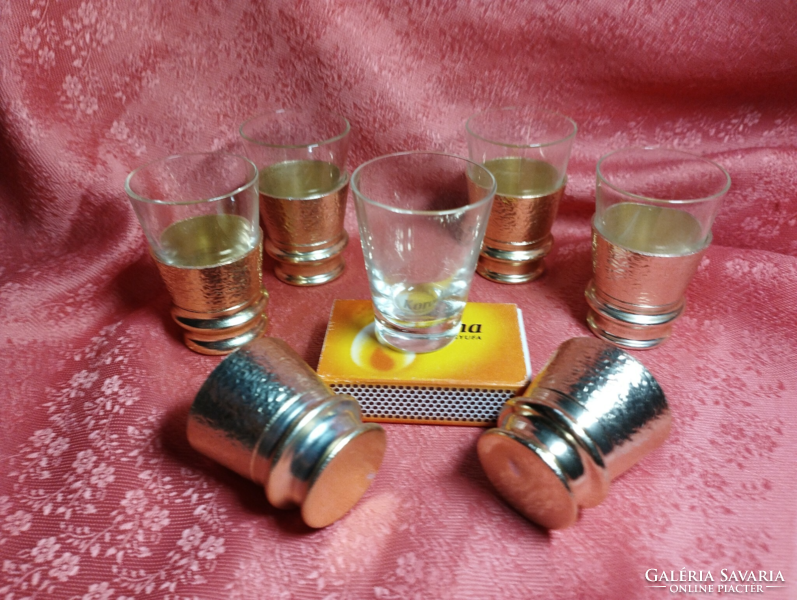 5 Pieces of 2 cent glass cups in a metal holder