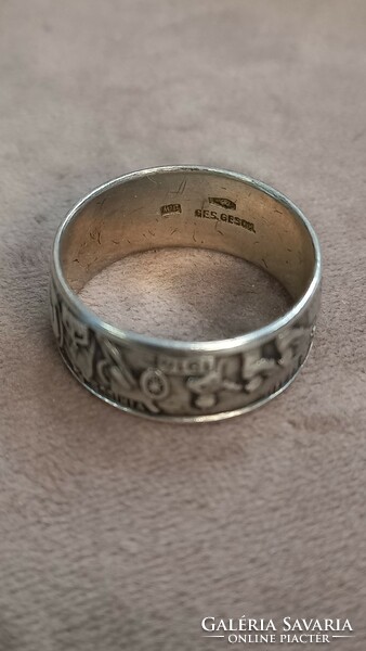 Antique silver ring viribus unitis