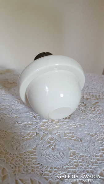 Öntötvas talpas tejüveg petróleum lámpa